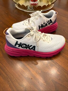 HOKA Ricon 3  Sneakers